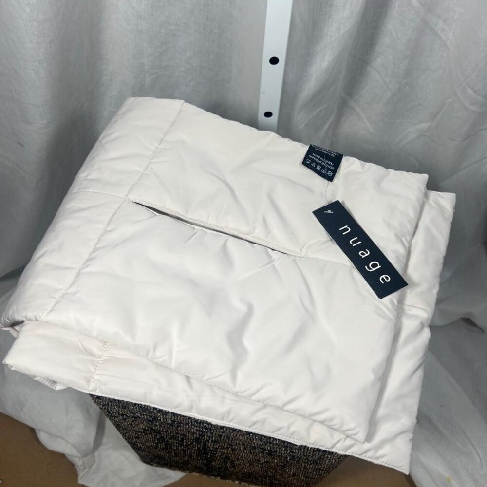 NWT Nauge Down Filled Pull Through Scarf in Cream